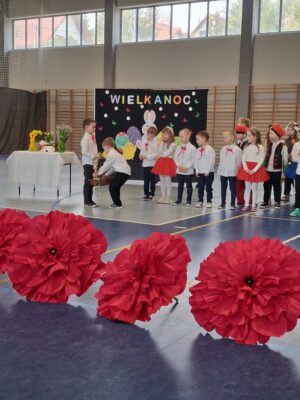 Miniaturka artykułu Występ wiosenno-wielkanocny dzieci z oddziałów przedszkolnych 0a i 0b