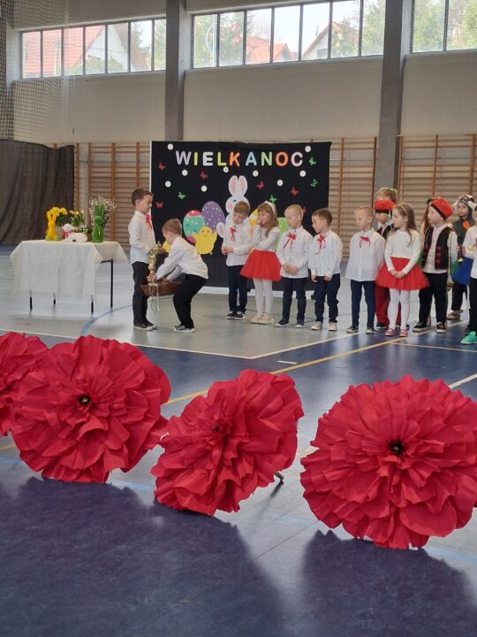 Miniaturka artykułu Występ wiosenno-wielkanocny dzieci z oddziałów przedszkolnych 0a i 0b
